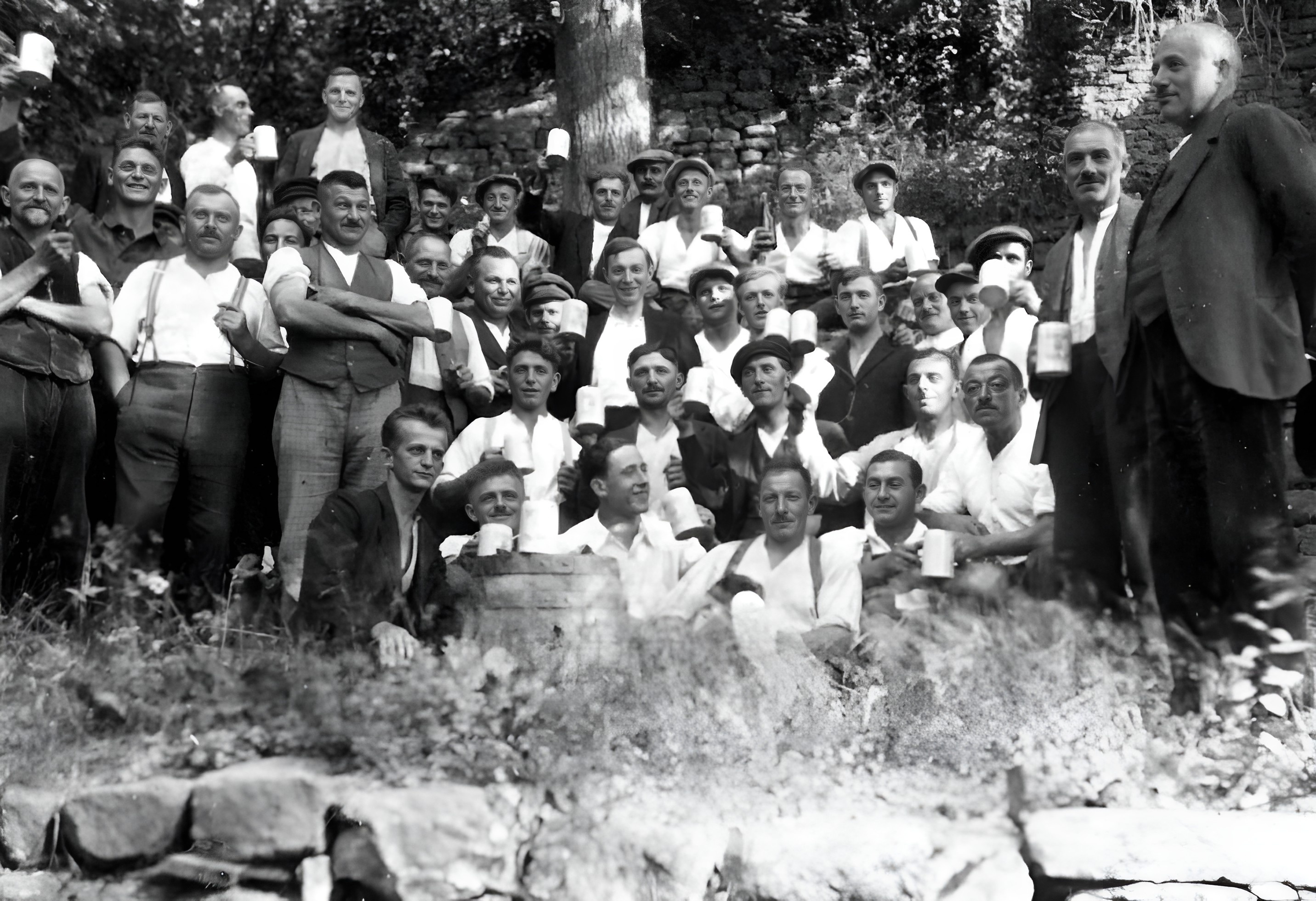 Gruppenfoto anl. der Neuanlage des Schlossweinbergs